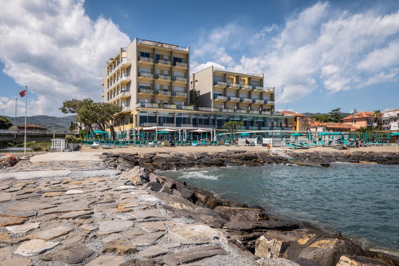 Hotel Bellevue Et Mediterranee Diano Marina Eksteriør bilde