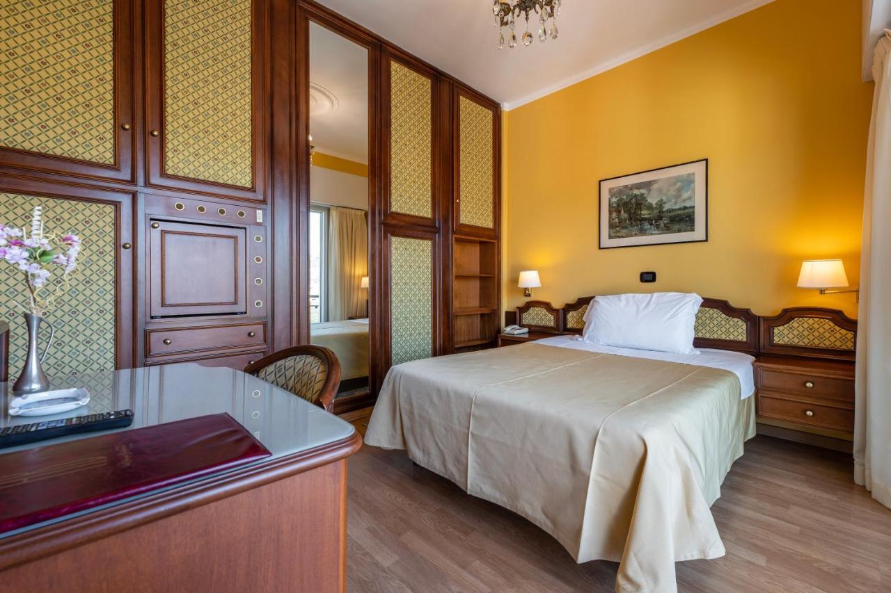 Hotel Bellevue Et Mediterranee Diano Marina Eksteriør bilde