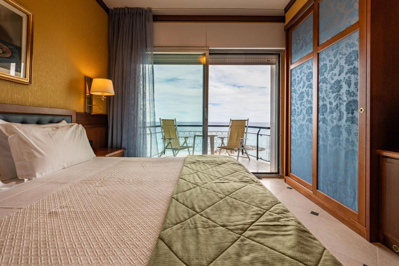 Hotel Bellevue Et Mediterranee Diano Marina Eksteriør bilde