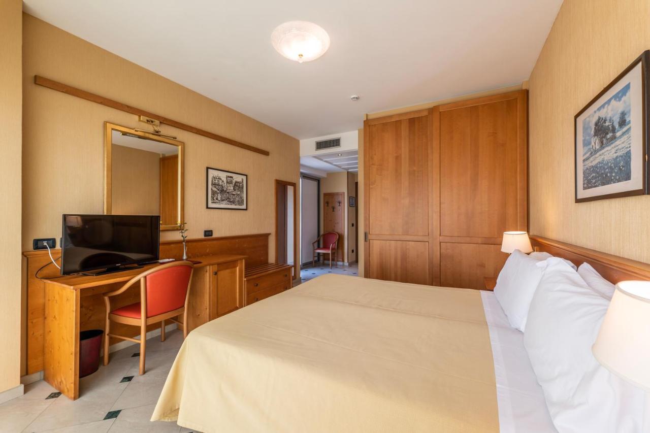 Hotel Bellevue Et Mediterranee Diano Marina Eksteriør bilde