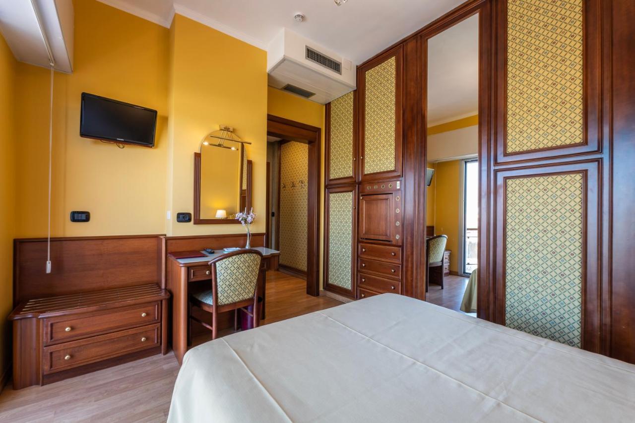 Hotel Bellevue Et Mediterranee Diano Marina Eksteriør bilde