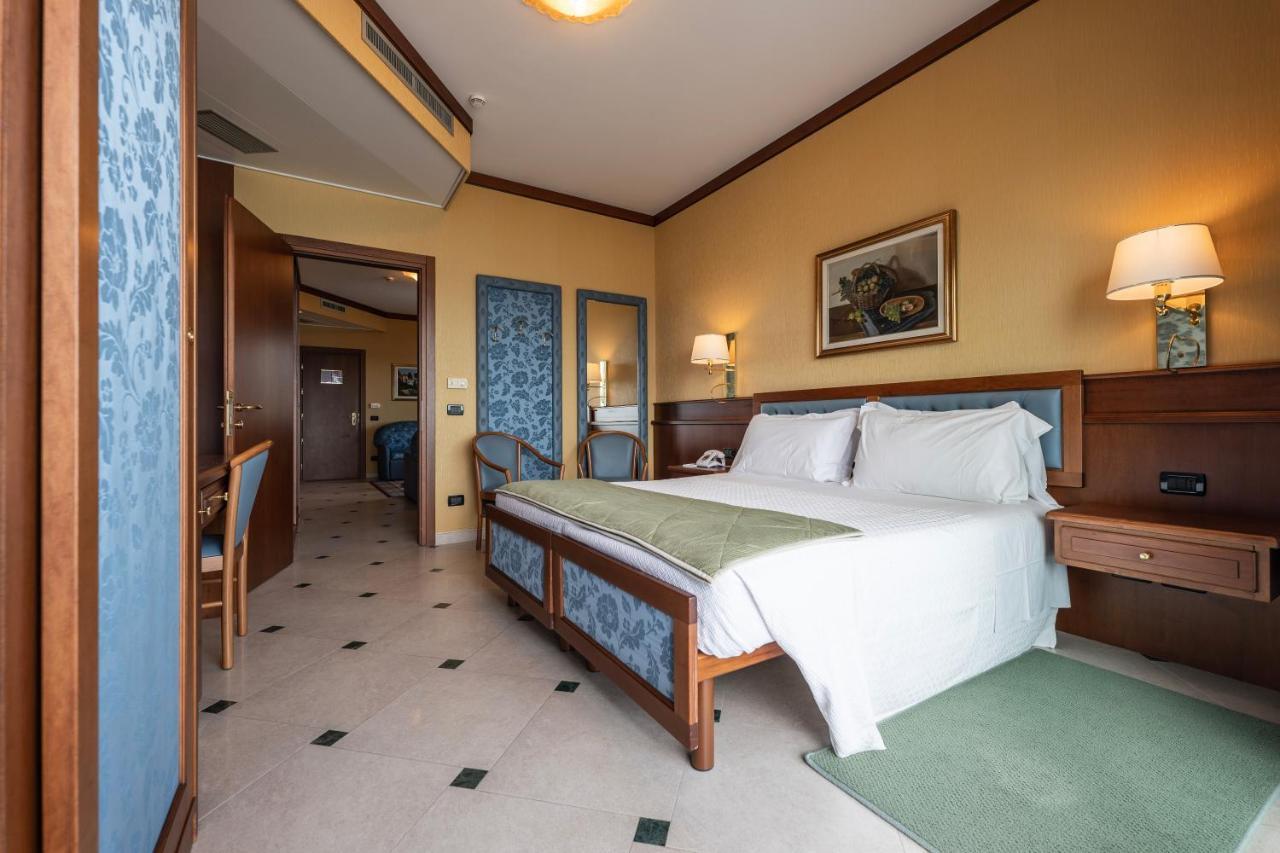 Hotel Bellevue Et Mediterranee Diano Marina Eksteriør bilde