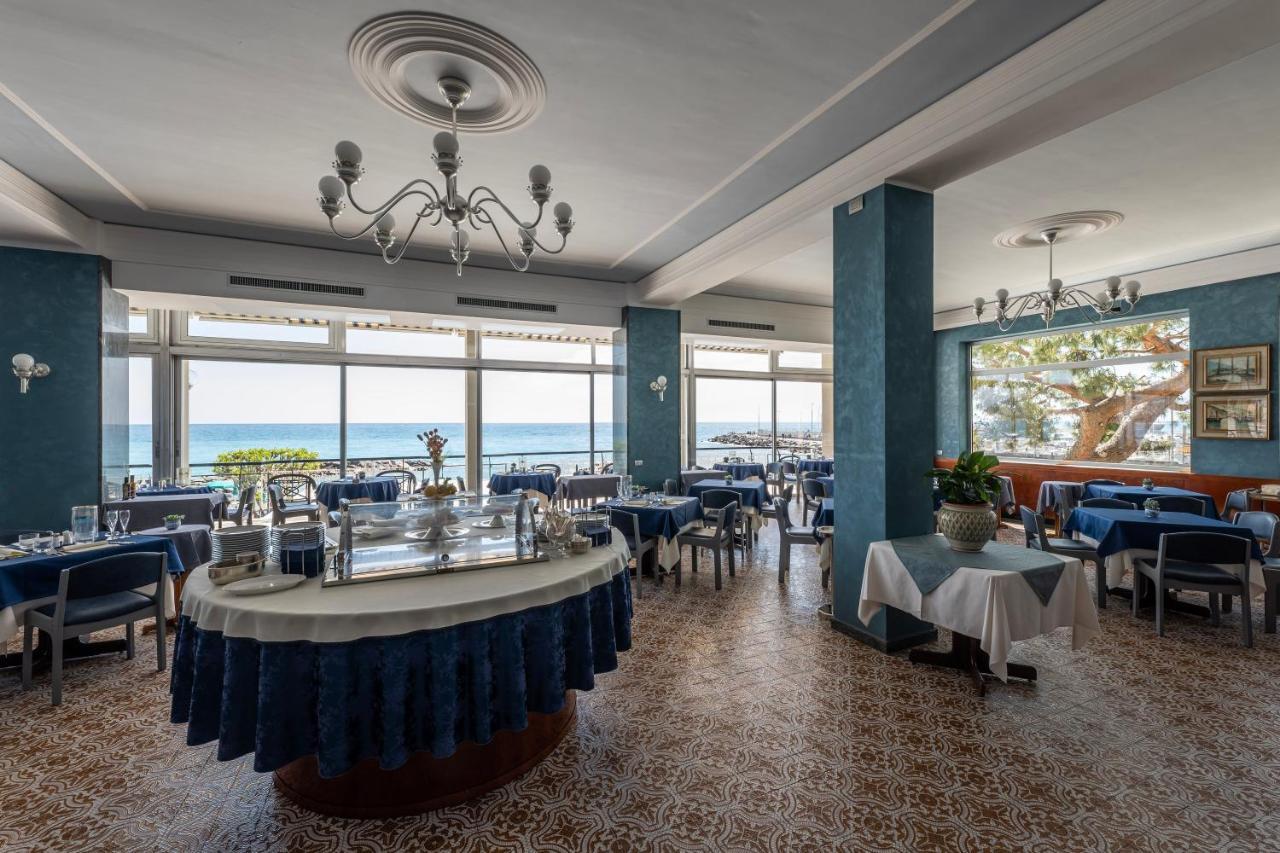 Hotel Bellevue Et Mediterranee Diano Marina Eksteriør bilde