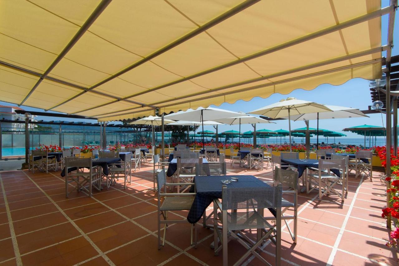Hotel Bellevue Et Mediterranee Diano Marina Eksteriør bilde