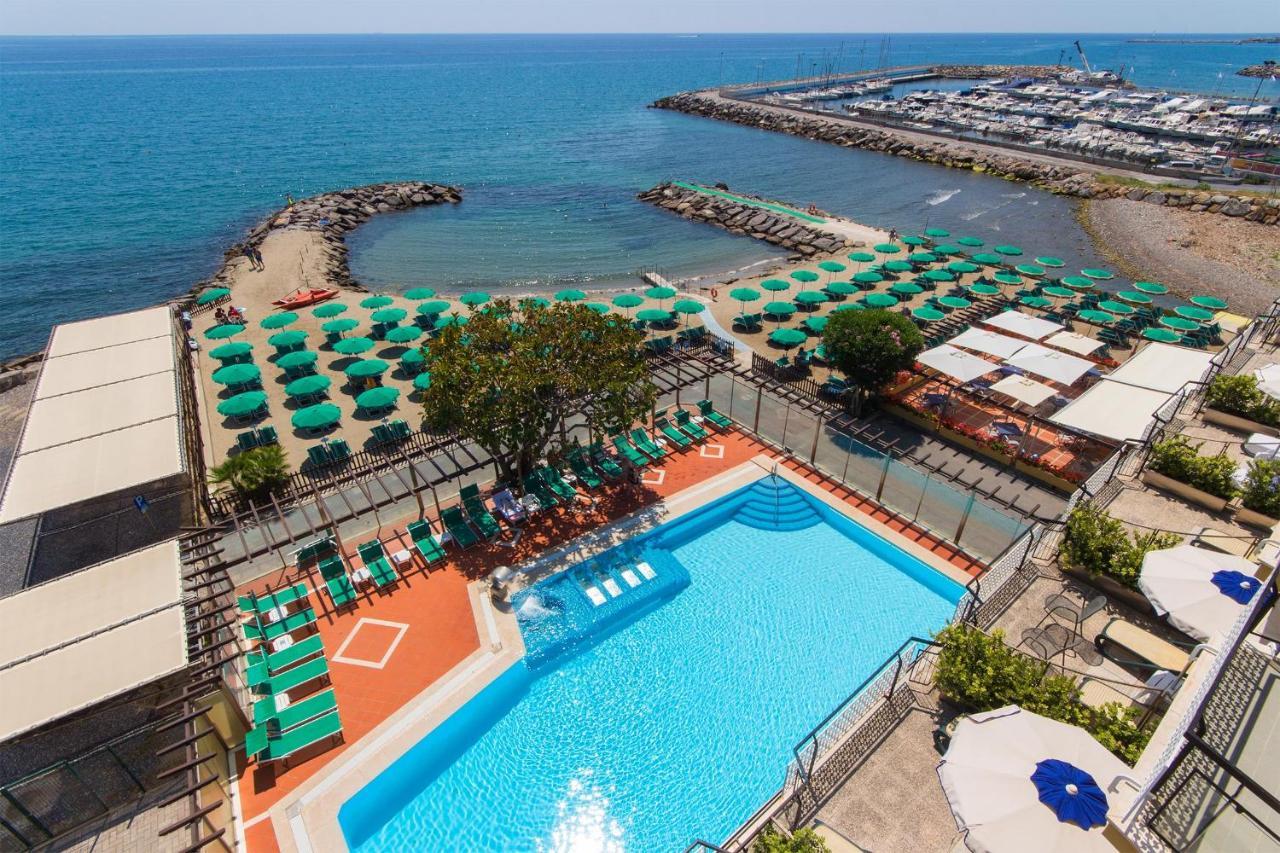 Hotel Bellevue Et Mediterranee Diano Marina Eksteriør bilde